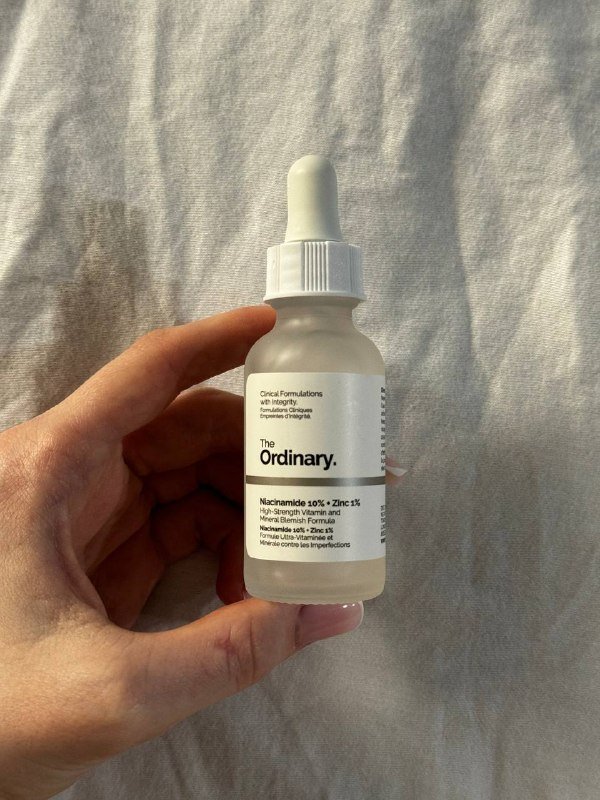 The Ordinary Niacinamide 10%+Zinc 1%, Vitamin C Suspension 23%+Hyaluronic Acid, Axis-Y Dark Spot Correcting Glow Serum