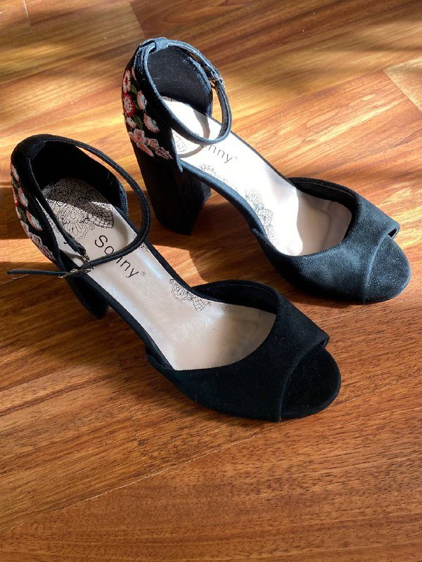 Черные босоножки, босоножки с цветочком, бежевые слипоны 36 размер 4