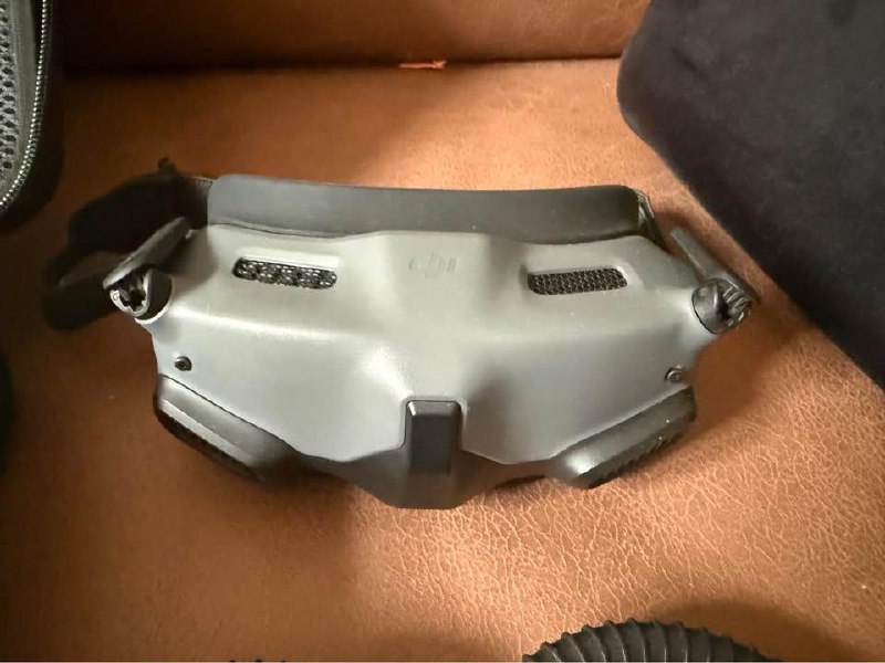 DJI AVATA, DJI GOGGLES 2, FPV Remote Controller and Accessories 3