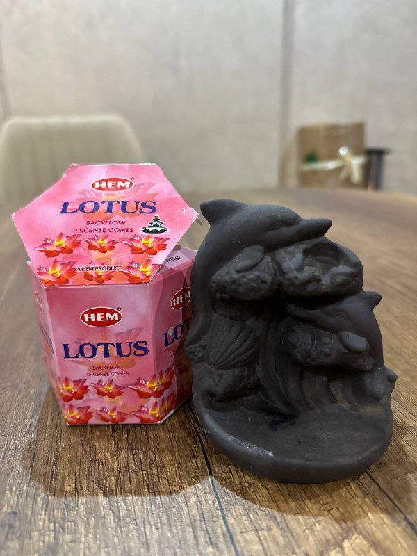 Благовония-конусы HEM lotus, подставка дельфинчик