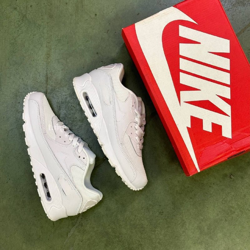Новые кроссовки Nike Air Max 90