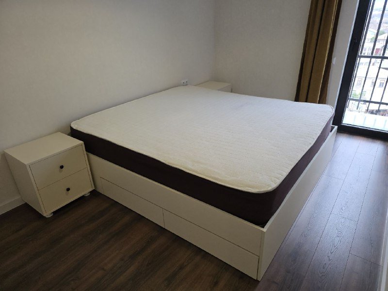 Кровать, ортопедический матрас, 2 тумбочки