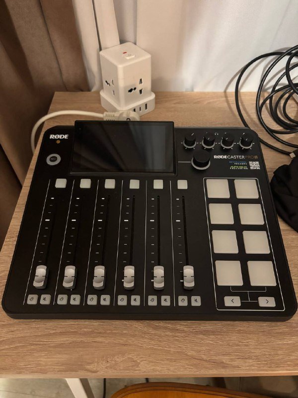 Наушники Rode NTH-100, клавиатура Attack Shark, Rodecaster Pro2 3