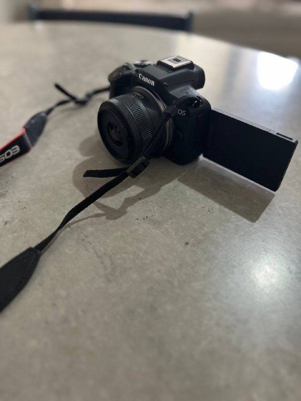 Фотоаппарат Canon R50 4