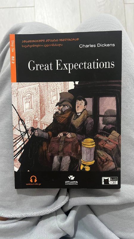 Книги (первые 4 по 5 лар, остальные по 3 лары) 4