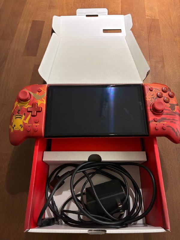 Nintendo Switch OLED Mario Red Edition, контроллеры, зарядки, SD карта
