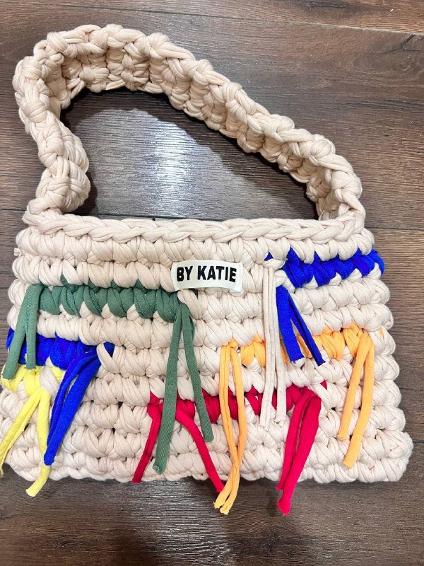 Книга, босоножки, туфли-балетки, кеды, сумки, блузка 8