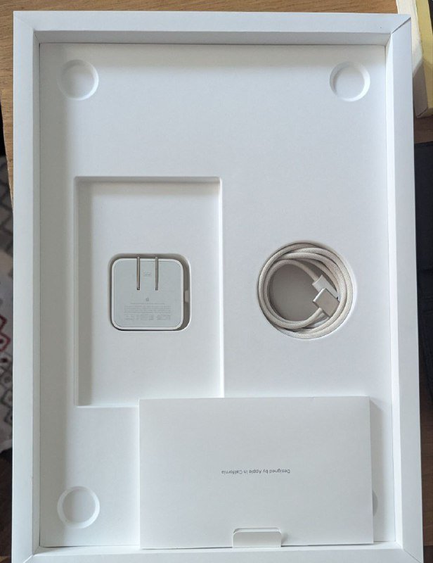 MacBook Air M2 15" 8GB RAM 512GB SSD 3