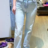 Джинсы, брюки Zara, LIU JO, Levi’s, Uniqlo 2