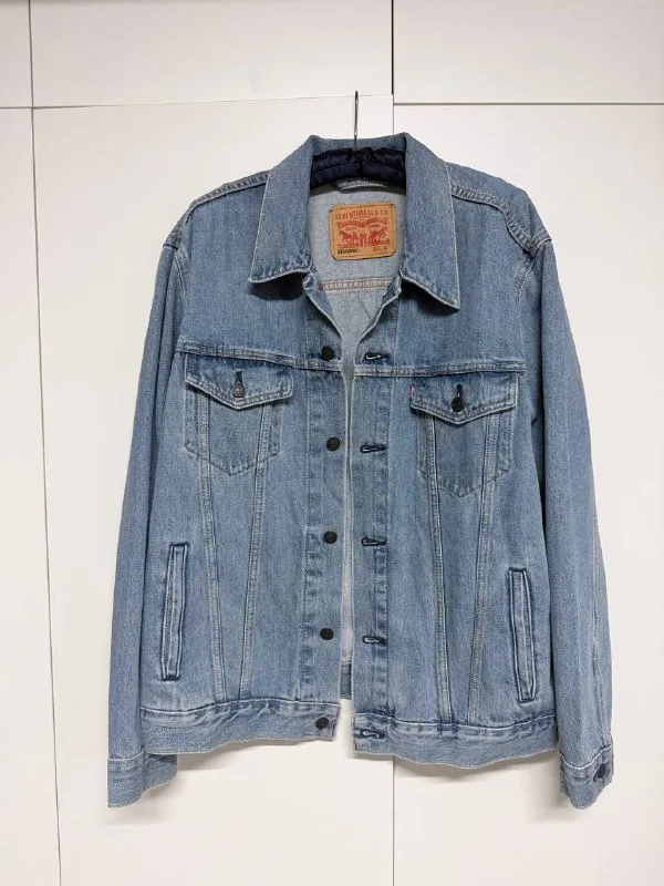 Classic light blue Levi’s denim jacket L 1