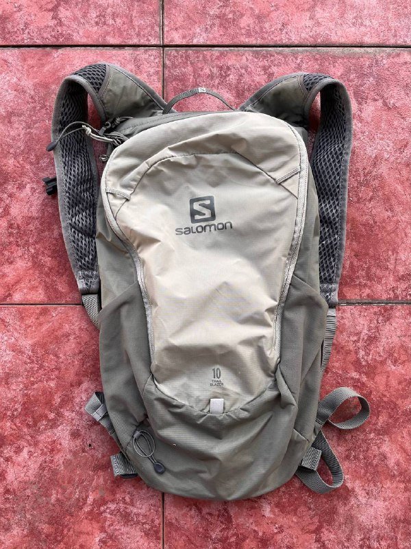 Goretex L.L. Bean jacket, Oakley shirt, Salomon bag, HUF x THRASHER windbreaker, Champion jacket 3