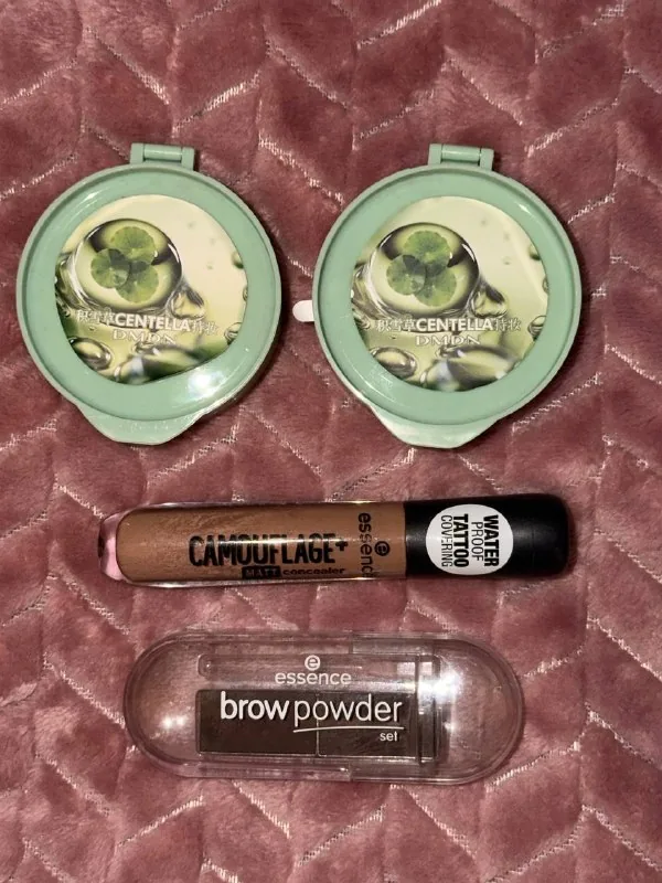Тональные кушоны, консилер, тени для бровей Essence