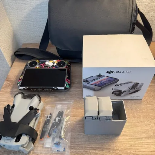 DJI Mini 4 Pro дрон, RC 2, батареи, хаб, сумка