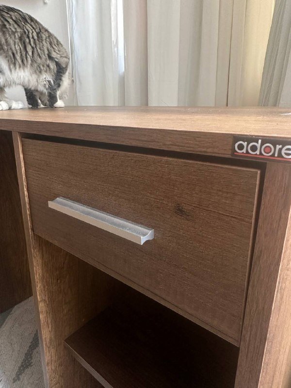 Два стола с мебелью 8