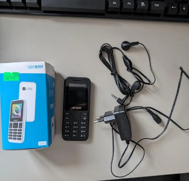 Телефон-фонарик Alcatel 1066D black