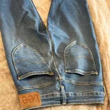 Эпилятор Panasonic, джинсы Lee, ремень Calvin Klein, рубашка, лампа, колонка JBL 2