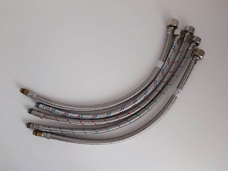 Детское одеяло, подушка, ботинки, куртка, тапочки, игра Jungle Speed, фильтр-кувшин, шланги сантехника 4