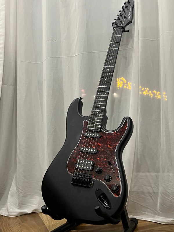 Гитара Harley Benton ST20 HSS, чехол, комбик Stiger TG-10