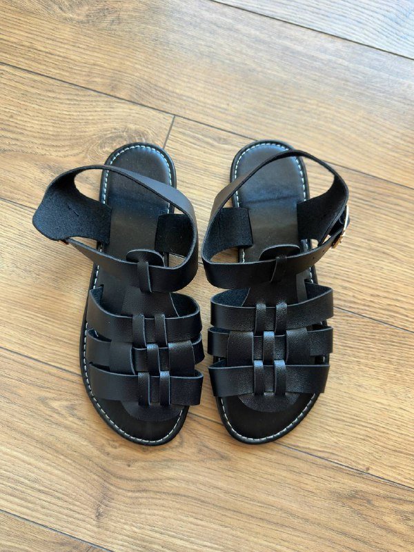 Черные сандалии на ремешках размер 39
