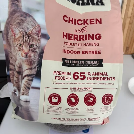 Acana indoor entree cat food