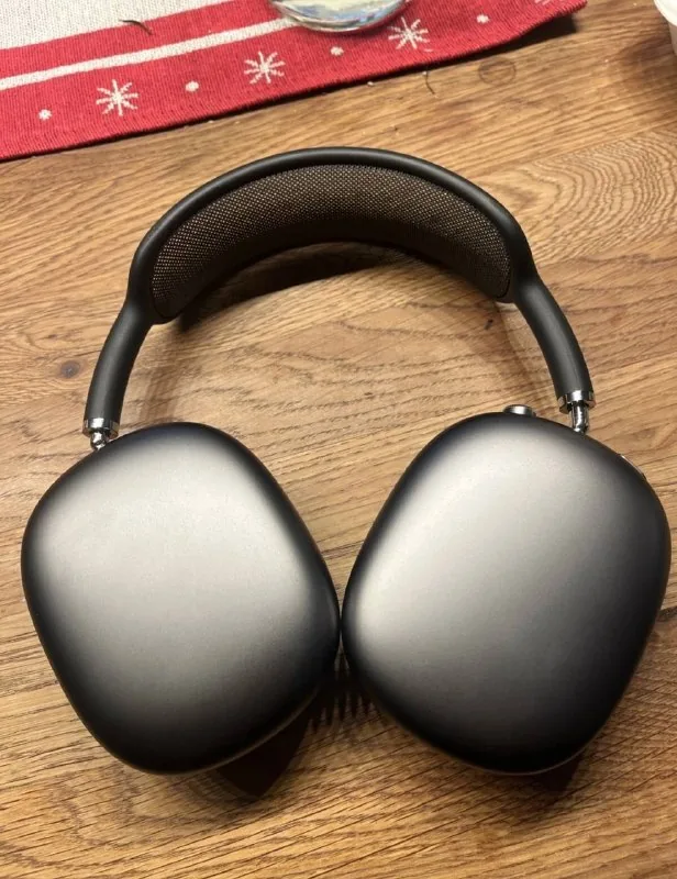 AirPods Max Gen 2 1