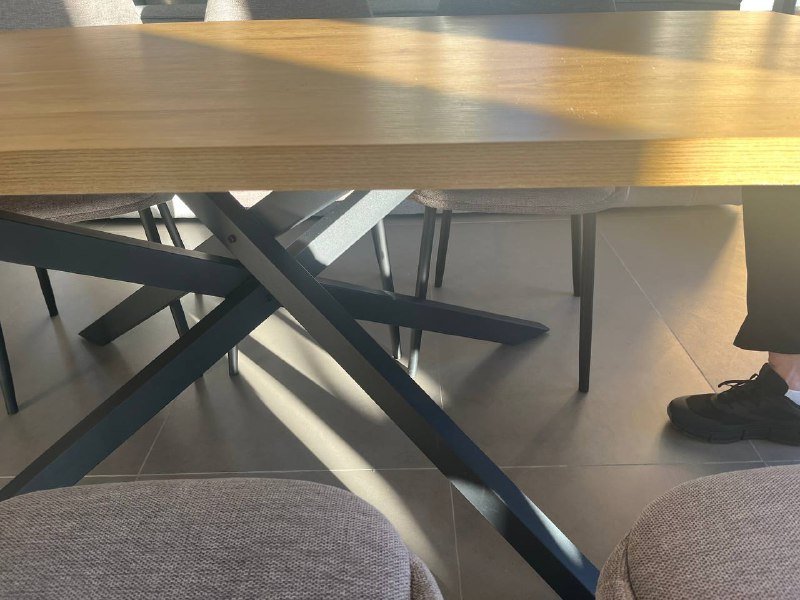 обеденный стол, кровать с матрасом, стулья, стиральная машина 2