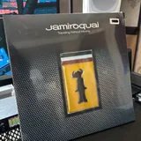 Монитор, трекбол, стрим-дек, виниловая пластинка, плащ 4