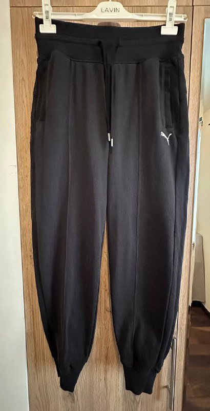 Кеды Karl Lagerfeld, джинсовка, пальто женское, сумка DKNY, джинсы Tommy Hilfiger, кеды DKNY, рубашка Minus, штаны Puma, лоферы, рюкзак Sury Frey, кофта с капюшоном 10