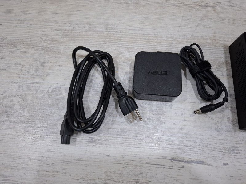 ASUS VivoMini, Intel Core i7, 16 GB RAM, 256 GB SSD 3