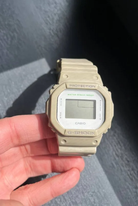 Casio G-Shock DW-5600M 1