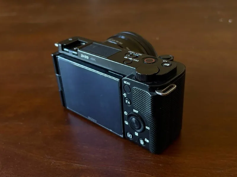 Sony ZV-E10, объектив 16-50 OSS 3