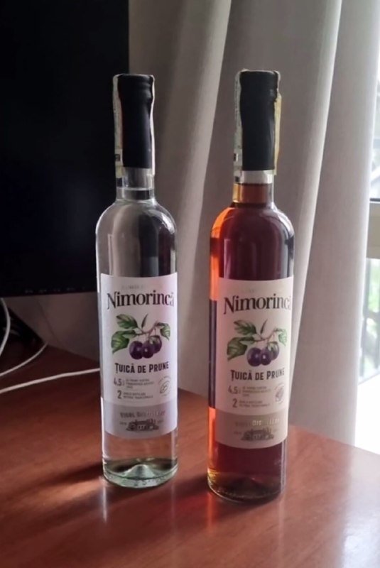 Подставка для ноутбука, набор бокалов, полка, стеллаж, ботинки, футболка, алкоголь, циндол