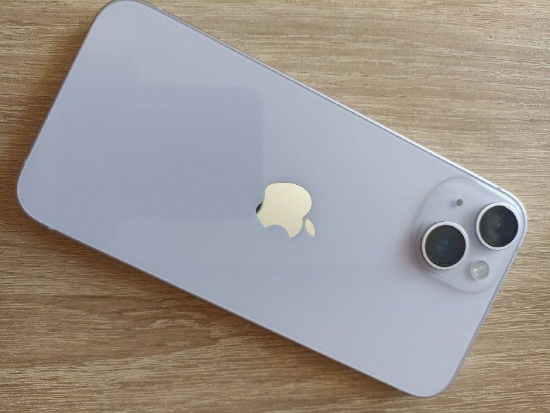 iPhone 14 с зарядкой 5