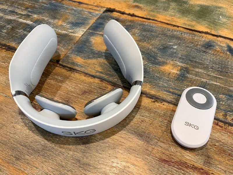 Микротоковый массажер для шеи SKG 4098E neck massager