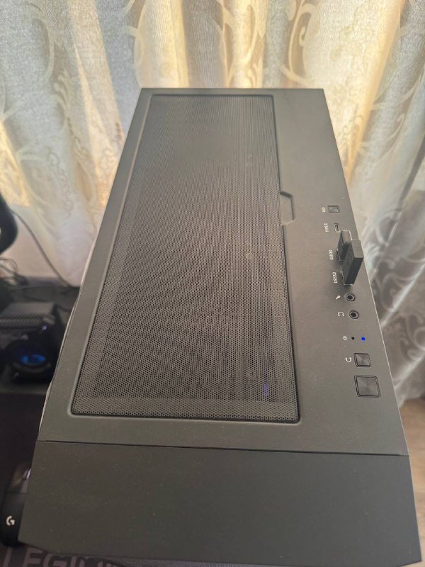 Игровой компьютер AMD Ryzen 7 с монитором, мышкой, наушниками, микрофоном, колонками 4