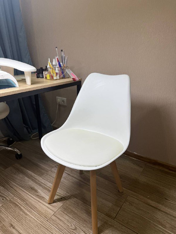 Маникюрный стол и 2 стула 3