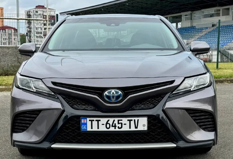Toyota Camry 70 Hybrid 1