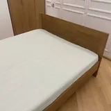 Кровать, стулья, прикроватные тумбы, светильники, диван 1