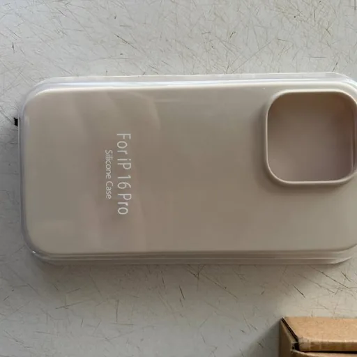 Чехол на iPhone 16 Pro, 2 защитных стекла