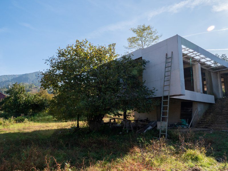 Монолитный дом и участок в Орта Батуми 5