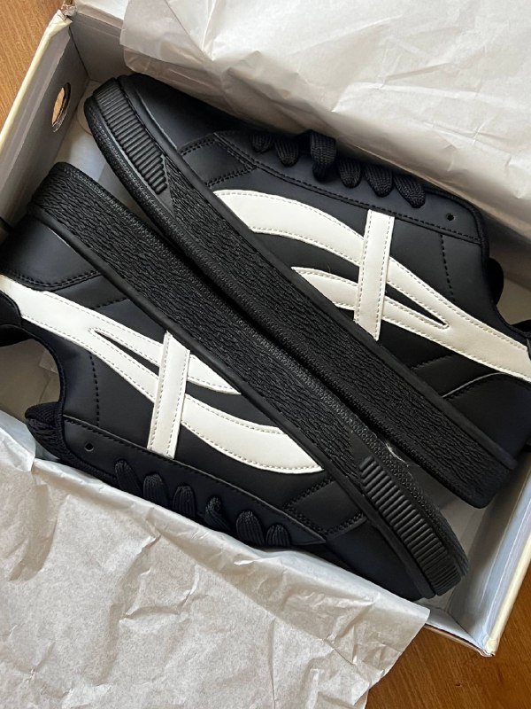 Мужские кроссовки черные 43 размер