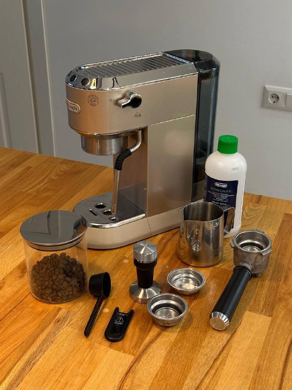 Кофемашина DeLonghi Dedica arte EC885