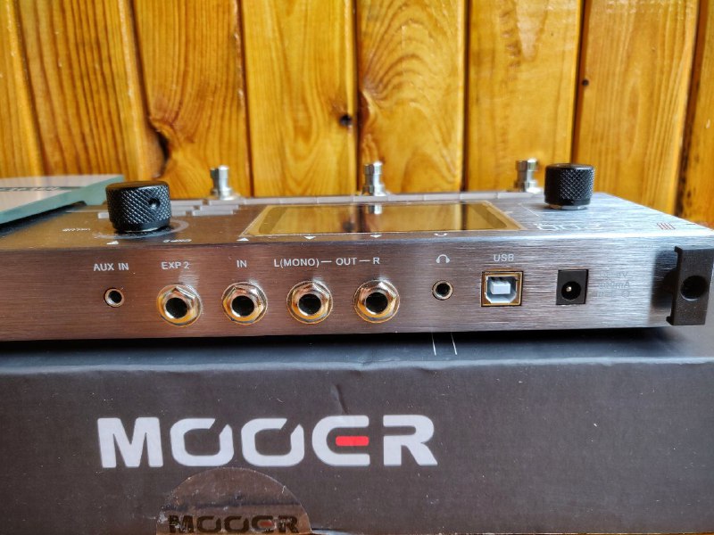 Гитарный процессор Mooer GE200 3