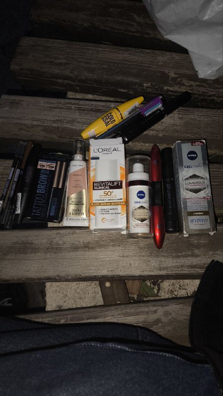 Комплект косметики L'Oreal, Nivea, тушь, карандаши, крем