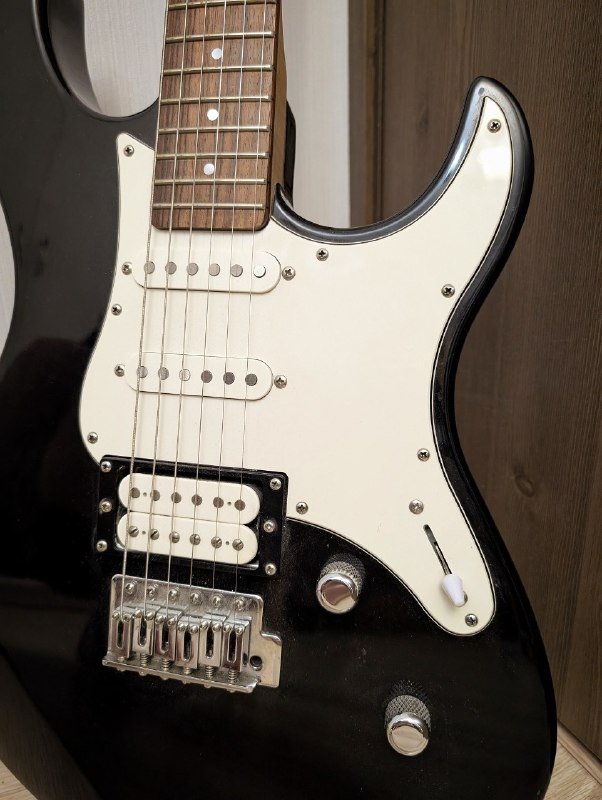 Электрогитара Yamaha Pacifica 112V