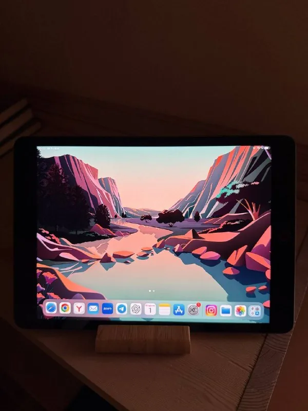 MacBook Air M2, iPad 9 1