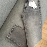 Pull&Bear серые и светло-голубые прямые джинсы 4