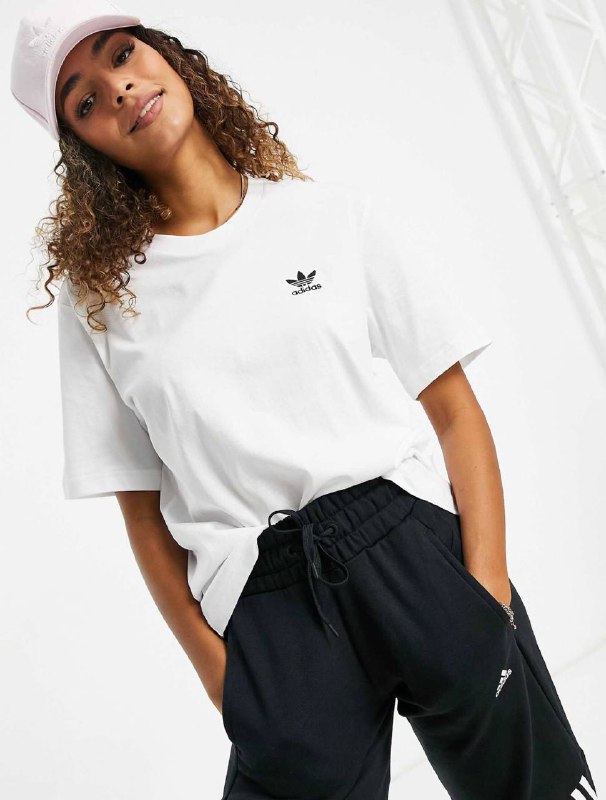 Футболка Adidas, спортивные штаны Adidas