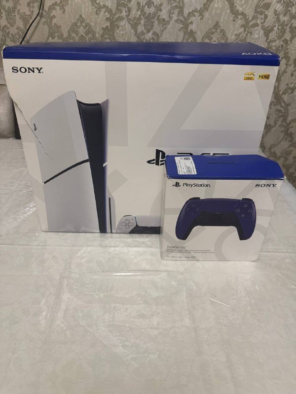 Приставка Playstation 5 Slim, 2 джойстика