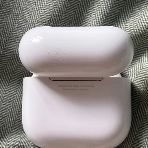 AirPods 4 აქტიური ხმაურის ჩახშობით